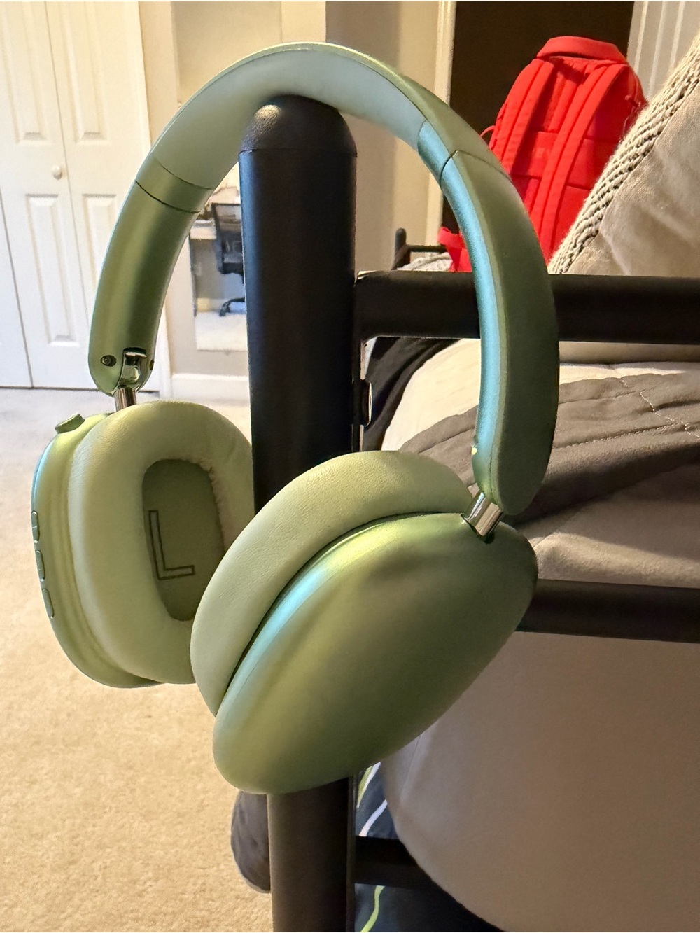 Over-Ear Wireless Headphones in Sage Green — Lightweight Comfort and Clear Sound
